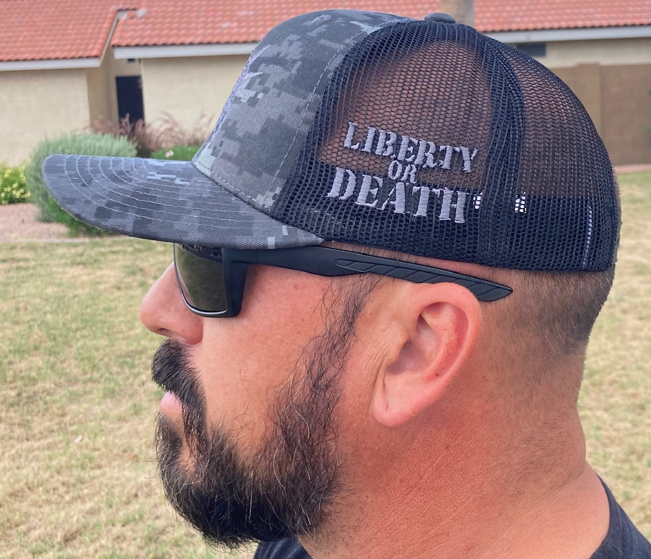 LIBERTY OR DEATH NIGHT CAMO CURVEDBILL MESHBACK