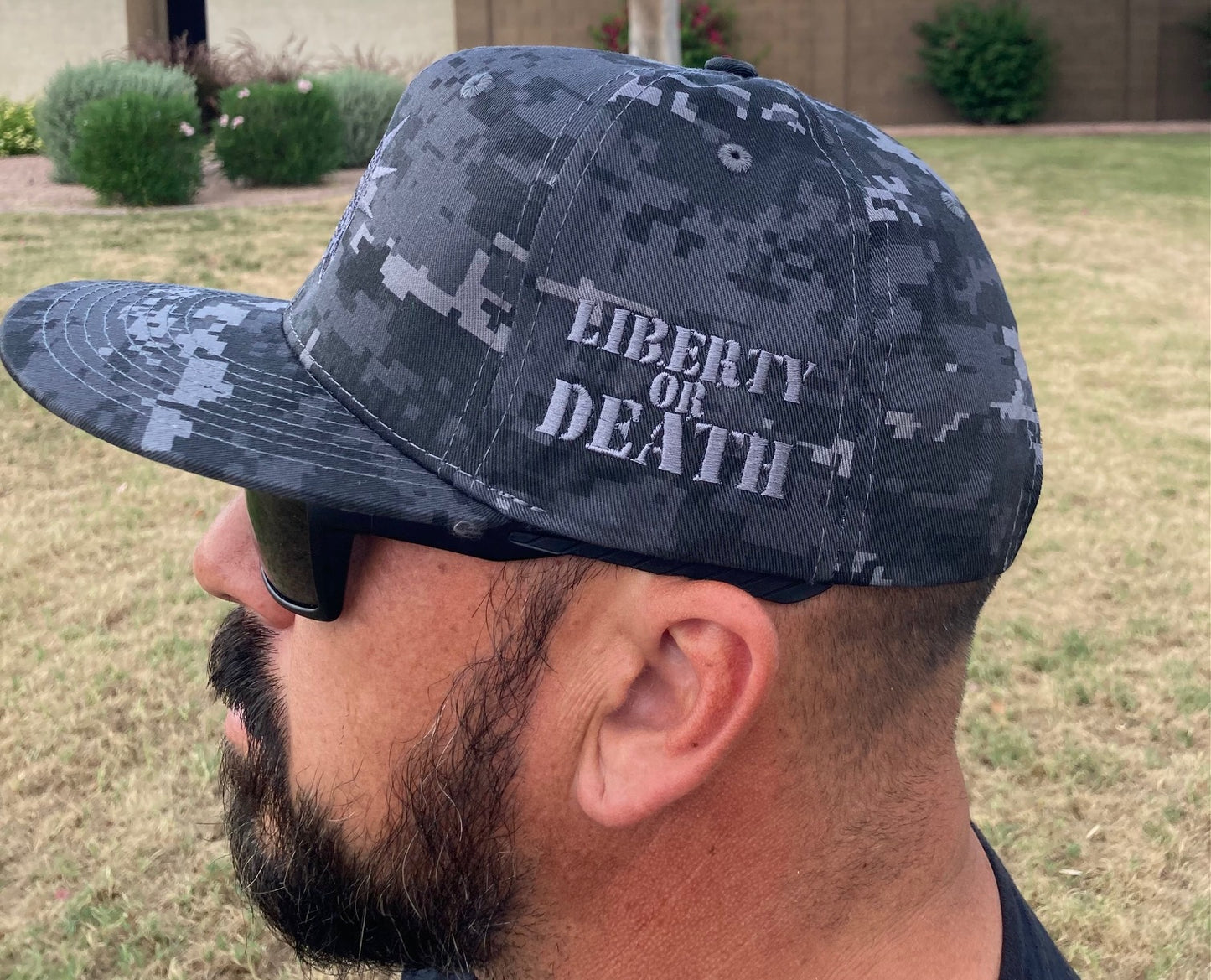 LIBERTY OR DEATH NIGHT CAMO FLATBILL SOLIDBACK